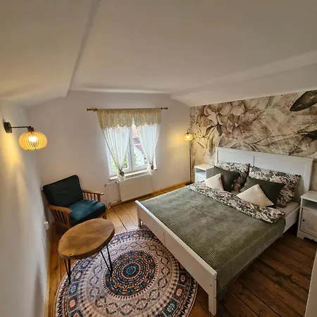 Apartment Mazurska Ostoja Na Poddaszu Wiartel